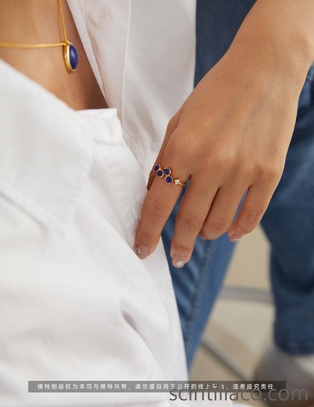 Golden Color Ring with Lapis Lazuli