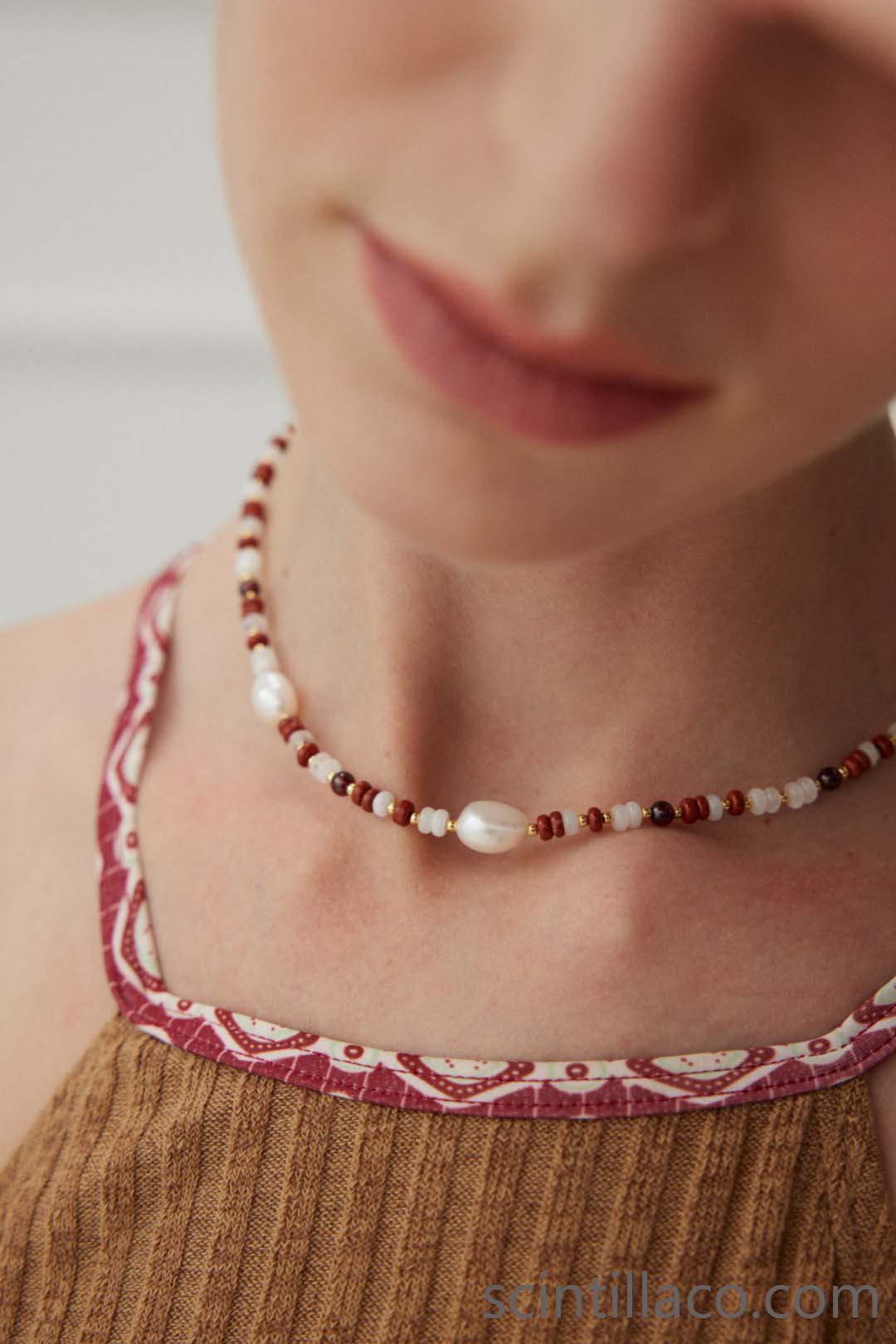 Golden silver necklace with Pearl and shell