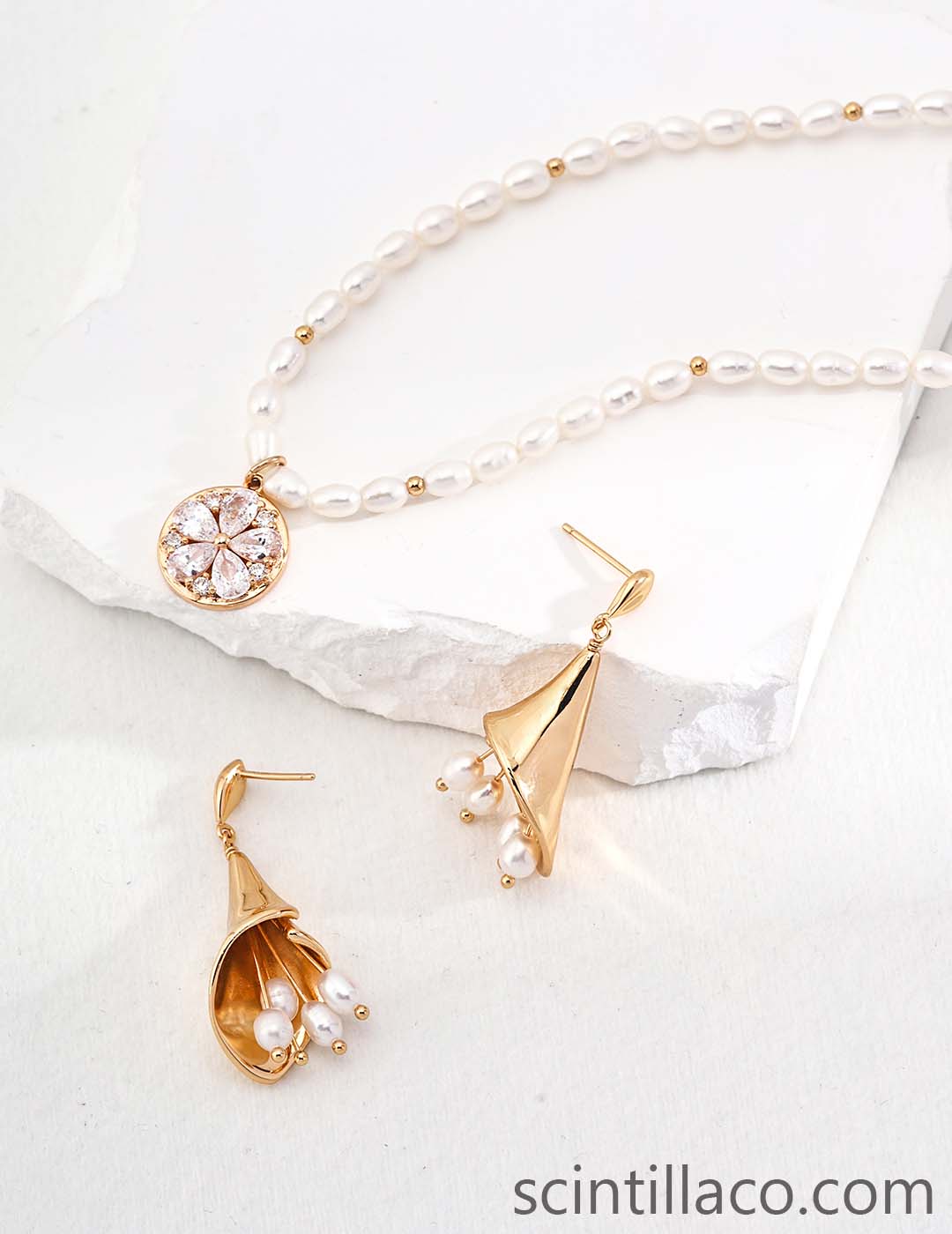 Pearl Necklace with Sakura shape Pendant