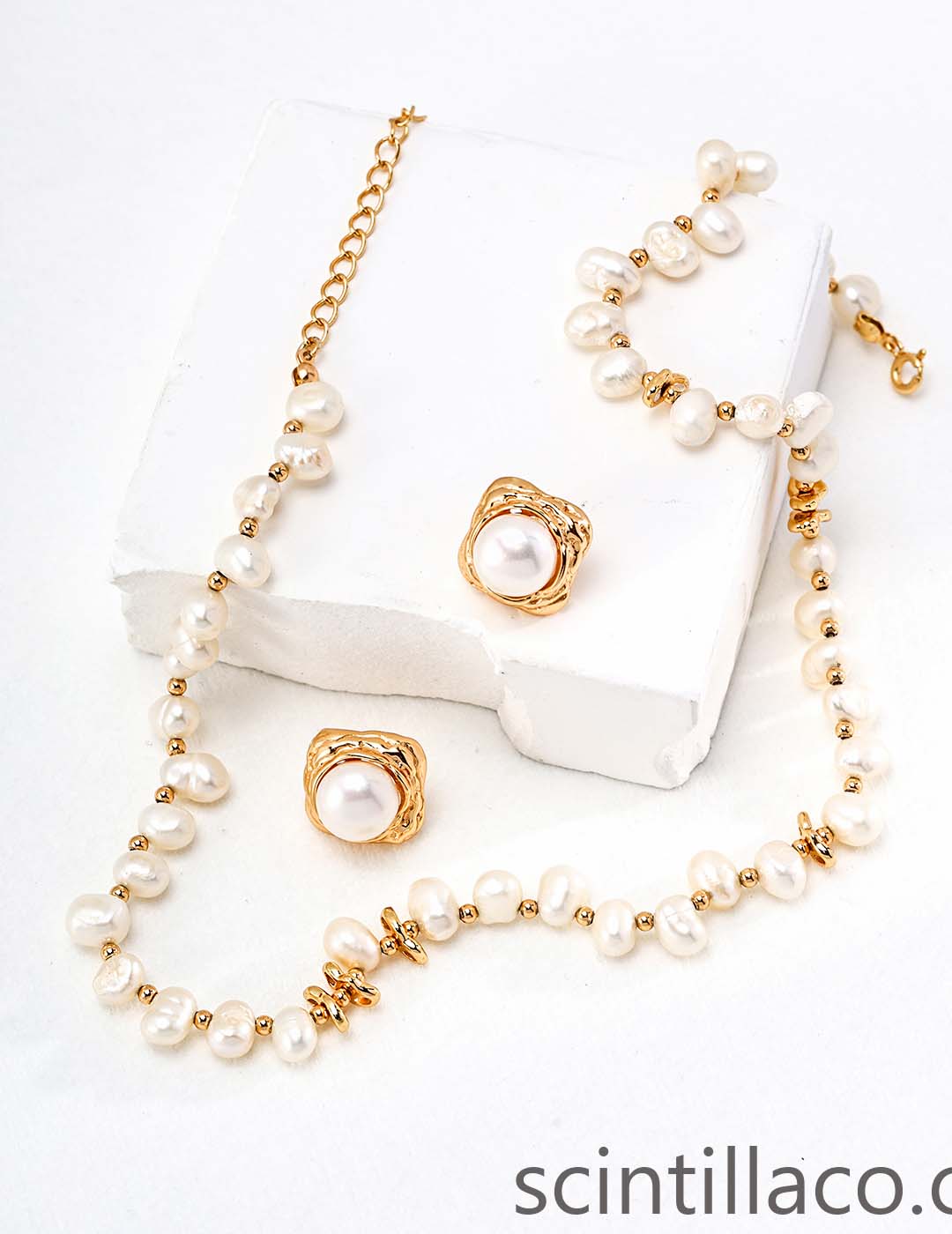 Golden Color Necklace with Pearl