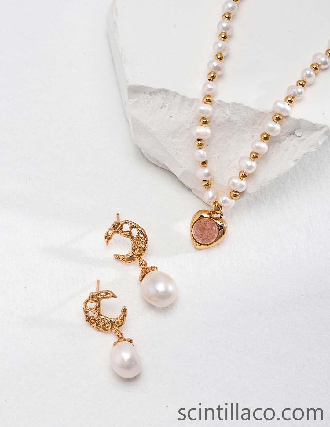 Golden Color Necklace with Pearl and Rose Quartz