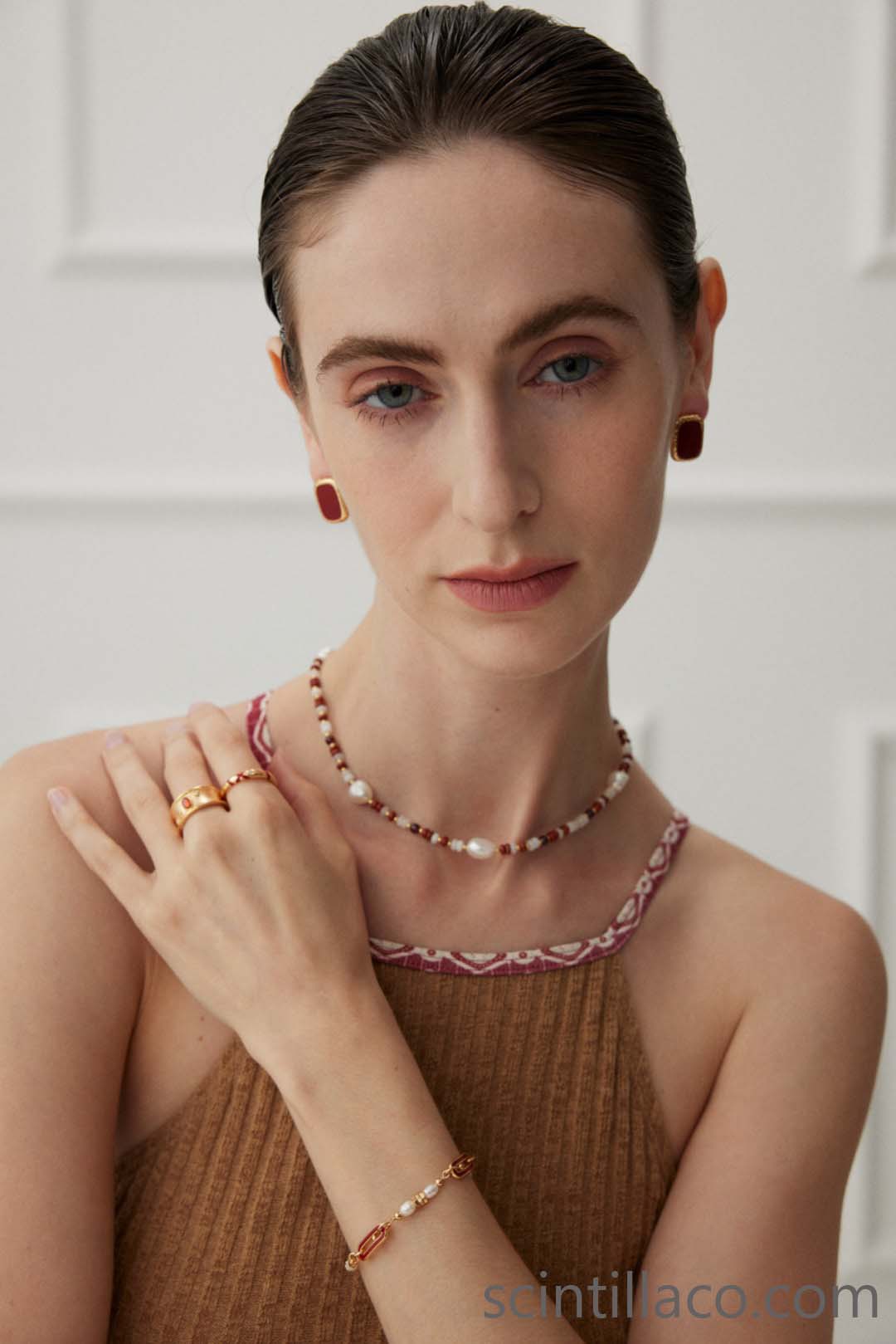 Golden silver necklace with Pearl and shell