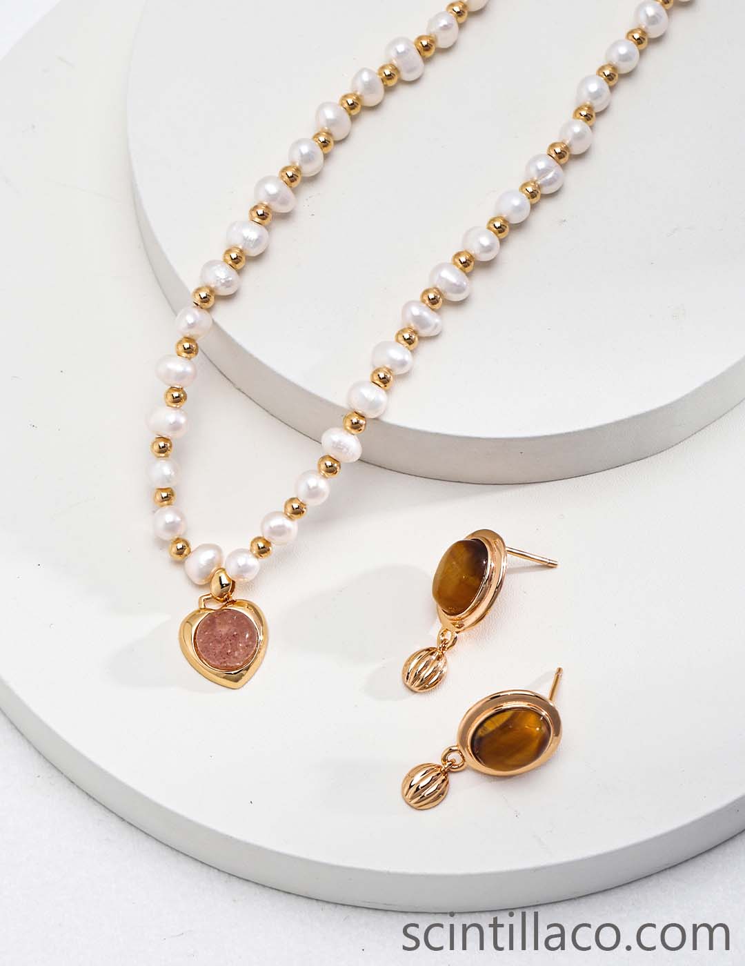 Golden Color Necklace with Pearl and Rose Quartz