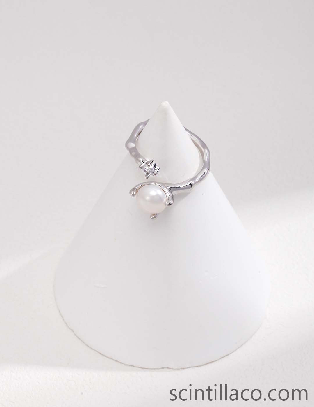 Yellow/White Gold Pearl Ring