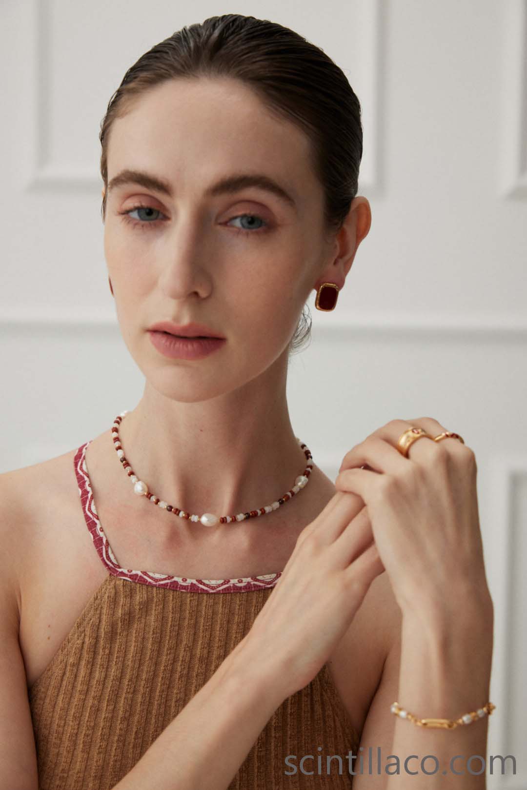 Golden silver necklace with Pearl and shell