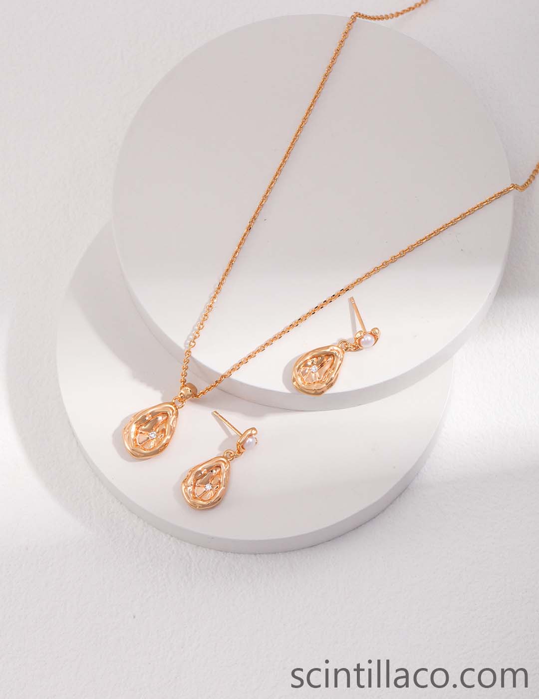 Golden Color Zircon Necklace