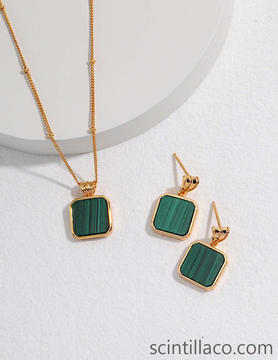 Golden Color Necklace with Malachite